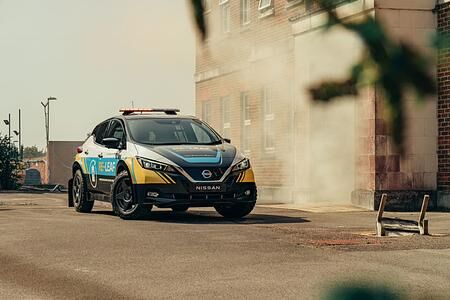 Nissan Re-Leaf - Kraftwerk auf Offroad-Reifen