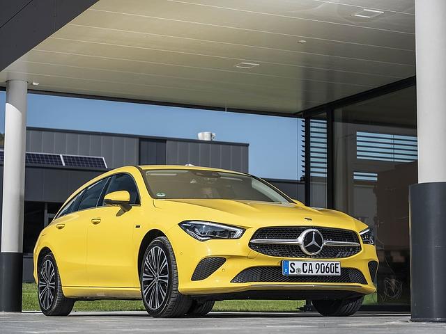 Der Mercedes CLA 250 e Shooting Brake kostet aktuell 42.102,20 Euro