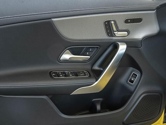 Das Cockpit strahlt Wertigkeit aus