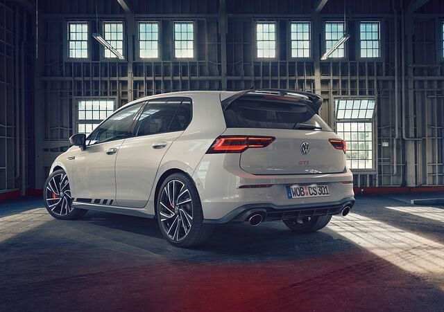 Das dezent verfeinerte Aerodesign des Clubsport soll im Vergleich zum GTI die Fahrdynamik verbessern und den Auftrieb verringern