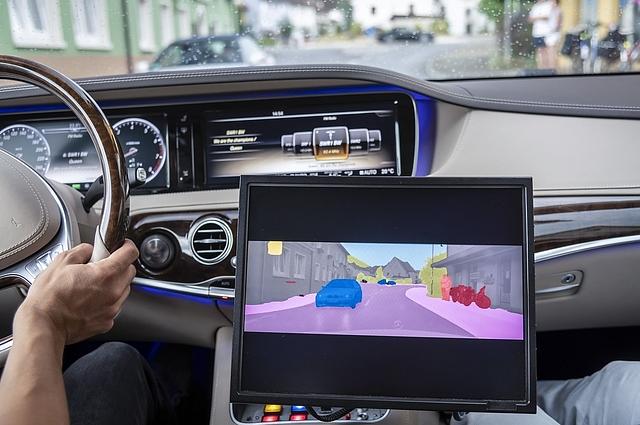 Mercedes und Bosch arbeiten beim autonomen Fahren zusammen
