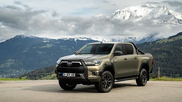 Toyota wollte mit dem überarbeiteten Hilux zwei Modelle in einem zu erschaffen: Das seit Jahrzehnten bekannte Arbeitstier für den Schwerarbeiter und ein Lifestyle-Auto