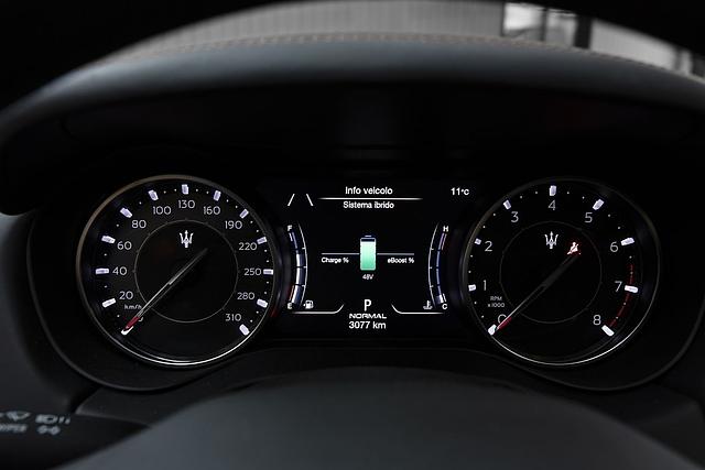 Der Maserati Ghibli Hybrid kostet mindestens 69.414 Euro