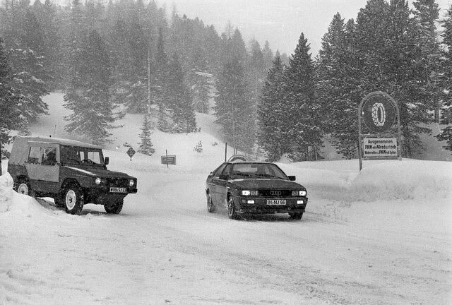 Der im Schnee anderen Audi-Fahrzeugen überlegene Geländewagen VW Iltis brachte die Quattro-Idee ins Rollen 