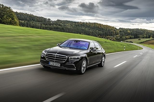 Die Mercedes S-Klasse 500 4Matic setzt Maßstäbe