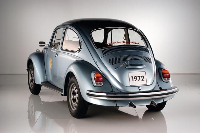 Noch bis ins Jahr 1972 hat VW den Käfer 1302 produziert, der in seiner stärksten Ausbaustufe 50 PS leistete