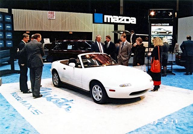 Eine neue Ägide beginnt: Premiere des Mazda MX-5 auf der Chicago Auto Show 1989