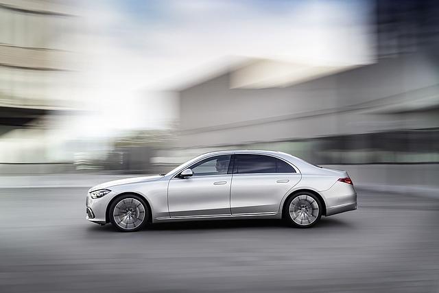Die Mercedes S-Klasse steht auf einer neuen Plattform