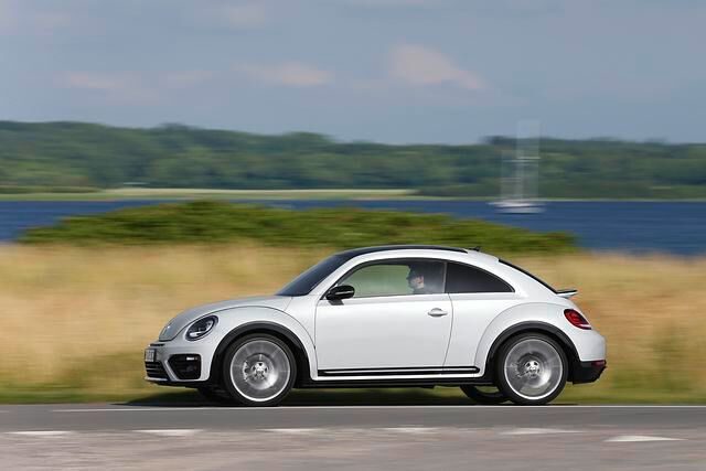 Die Coupé-Version streckt sich wie das Cabrio auf eine Länge von 4,28 Metern