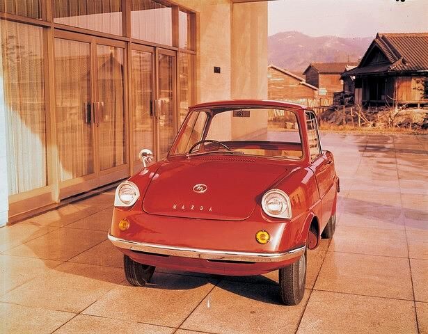 Das R360 Coupé ist 1960 der erste Pkw von Mazda