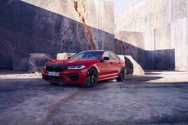 BMW M5   - Schneller Knopfdruck  