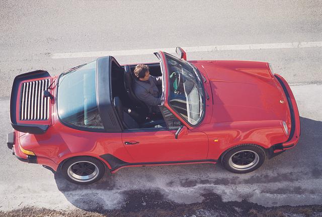 Zum Modelljahr 1987 ist auch der Porsche 911 Turbo in den Karosserievarianten Targa und Cabriolet erhältlich