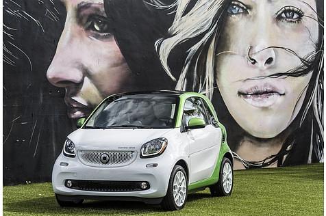 Der Smart Fortwo Electric Drive ist äußerlich vom Modell mit Verbrenner-Motor nicht zu unterscheiden