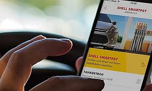 Tanken und Parken - bequem bezahlt aus dem Auto - Bitte sitzen bleiben