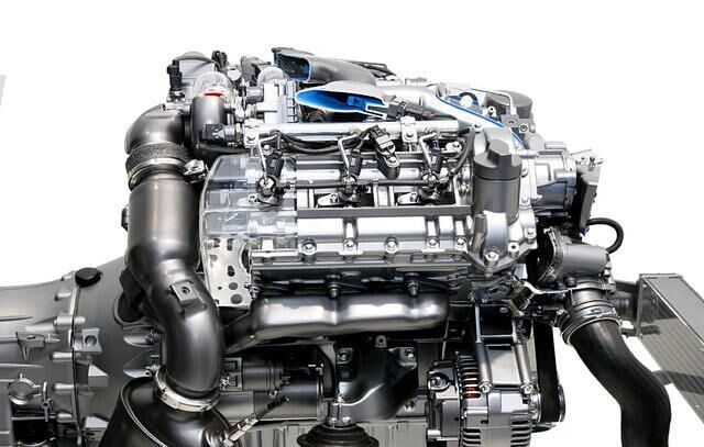 <h3 class='text-lg font-medium md:text-xl md:font-semibold'>Platz 6: Endrohrmessung muss sein</h3><p>Bislang ermittelte man bei der Abgasuntersuchung die Werte via On-Board-Diagnose. Wegen des VW-Abgasskandals &auml;ndert sich das dieses Jahr. Die Pr&uuml;fer nehmen bei Benzinern und Selbstz&uuml;ndern nun das Auspuffendrohr unter die Lupe, um Defekten oder Manipulationen auf die Schliche zu kommen. F&uuml;r Fahrzeuge mit Baujahr vor 2006 bleiben die Kosten der Untersuchung gleich, f&uuml;r die sp&auml;teren Modelle k&ouml;nnten zw&ouml;lf Euro mehr anfallen.</p>