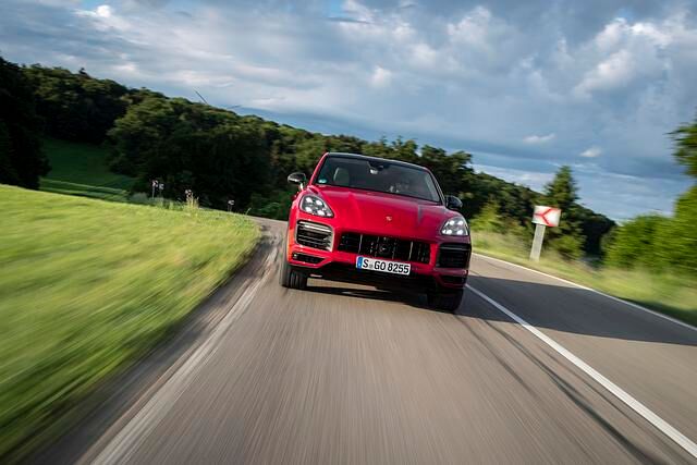 Mit dem Wechsel zurück zum V8 steigt der im Cayenne GTS zur Verfügung stehende Hubraum um 400 Kubikzentimeter von 3,6 auf vier Liter