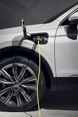 Auch ein Plug-in-Hybrid ist nun zu haben