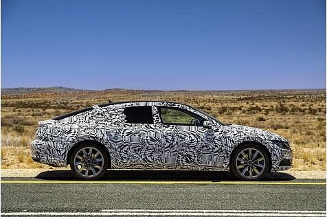 VW Arteon Prototyp - er hat fünf Zentimeter mehr Radstand als der Passat