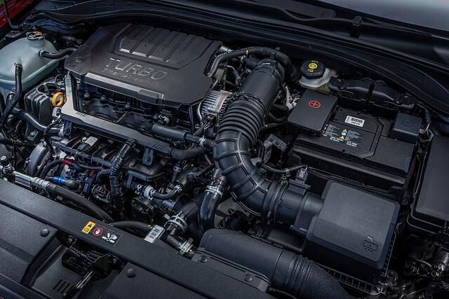 Der neue 159-PS-Benziner bietet als Besonderheiten ein 48-Volt-Mildhybridsystem sowie eine elektronisch geregelte Kupplung