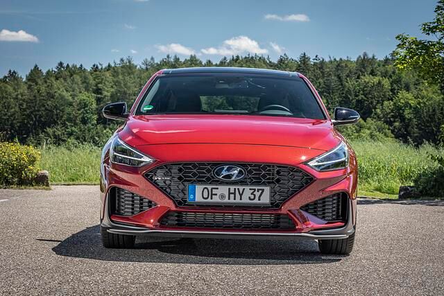 In der Version N-Line bekommt der i30 ein eigenständiges Kühlergrilldesign