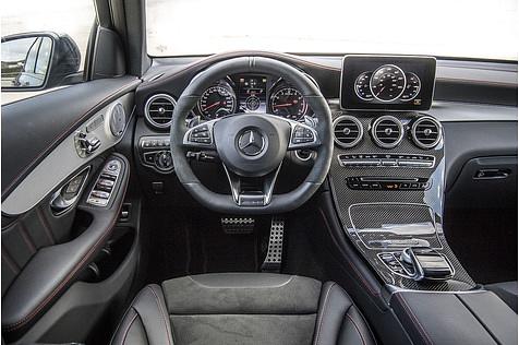 Das Cockpit des Mercedes-AMG GLC 43 4Matic.