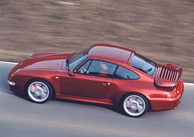 Im Modelljahr 1996 erfolgt eine Leistungssteigerung auf 430 PS
