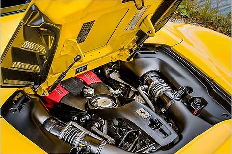 Wohl der beste Turbomotor der Welt, wenn auch ein Fitzelchen weniger einnehmend als der 4,5-Liter-Sauger im 458 Speciale