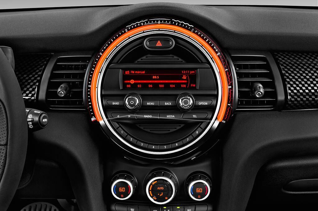 MINI MINI (Baujahr 2015) John Cooper Works 3 Türen Radio und Infotainmentsystem