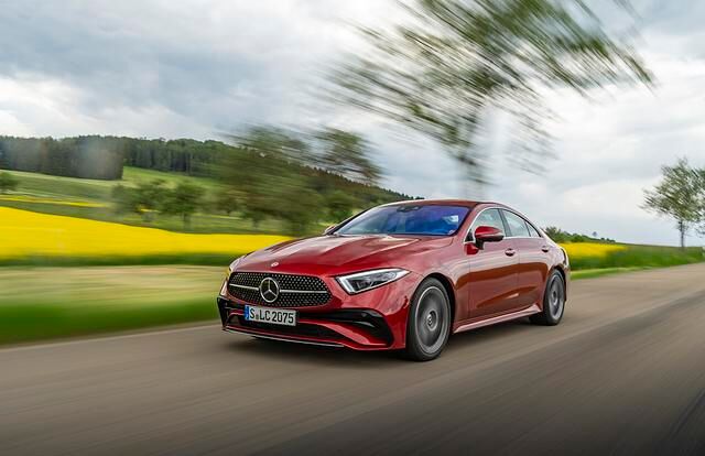 Der Zweiliter-Vierzylinder-Diesel mit integriertem Starter-Generator (ISG 2. Generation) und 48-Volt-Mildhybridtechnik feiert im CLS 300 d 4Matic sein Debüt 