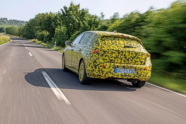 Der neue Astra setzt auf der EMP2-Architektur des vormaligen PSA-Konzerns auf