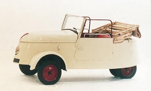 Tradition: 80 Jahre Peugeot Elektro-Automobile  - Konventionellen Antrieben die Krallen zeigen