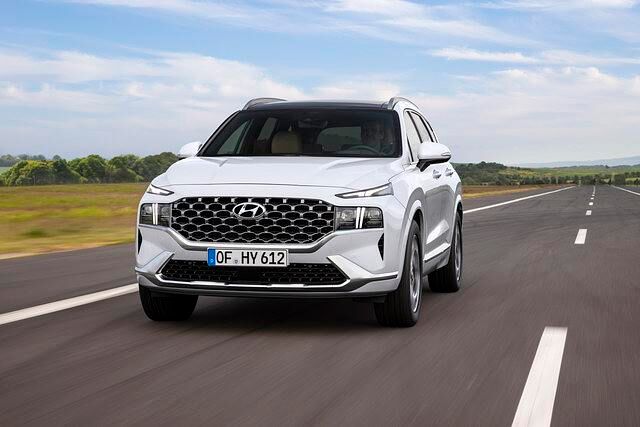 Das 4,80 Meter lange SUV sieht gut aus