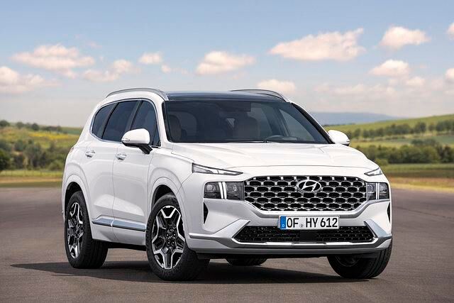 Als Hybrid kommt er auf eine Systemleistung von 230 PS