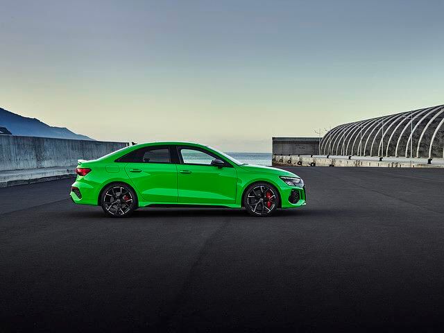 Serienmäßig steht der Audi RS3 auf 19-Zoll-Rädern