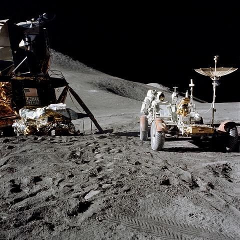 Nur wenige Kilometer haben sich die Astronauten mit dem Mondrover von der Landefähre entfernt