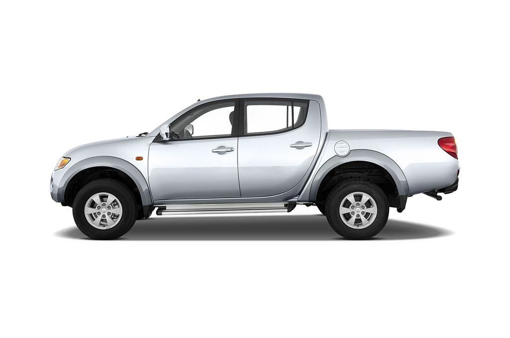Mitsubishi L200 (Baujahr 2010) - 4 Türen Seitenansicht