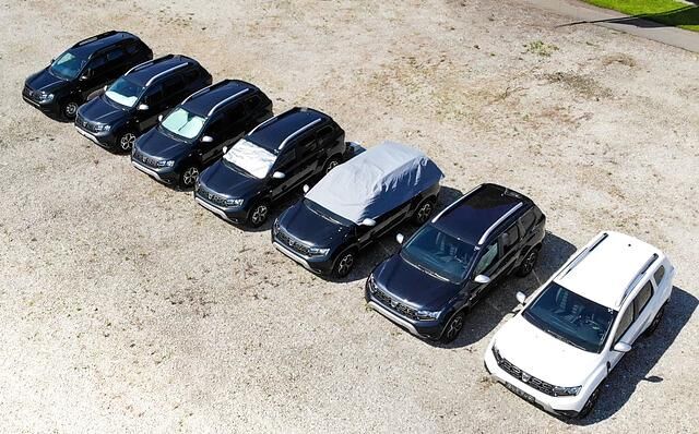 Vergleichstest: Hitzeschutz für Autos - Halbgarage hilft am besten