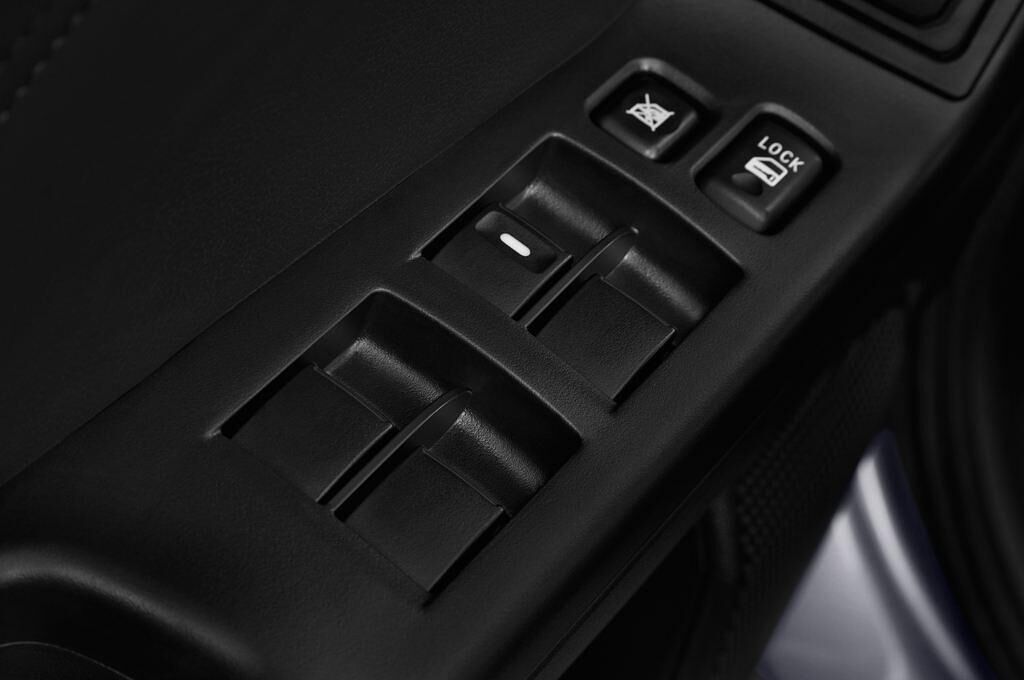 Mitsubishi Lancer (Baujahr 2016) Top 4 Türen Bedienungselemente Tür