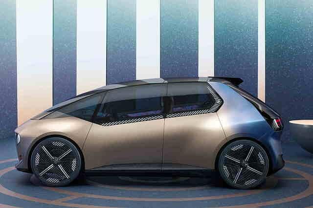Der aerodynamisch optimierte Recycle-Stromer verzichtet auf Außenspiegel