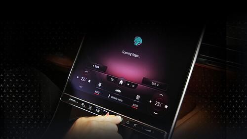 Mercedes Pay   - Sicher zahlen per Fingertipp 