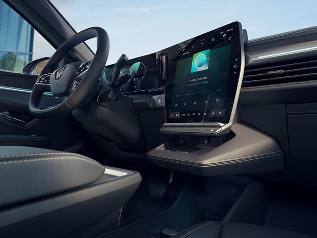 Weil Renault das Bordsystem zusammen mit Google entwickelt hat, kommt der Mégane-Fahrer in den Genuss aller Vorzüge hinsichtlich Kartendarstellung und Sprachbedienung