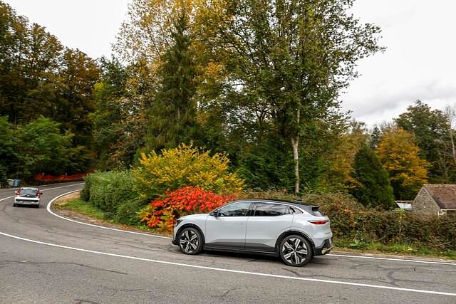 Den Mégane E-Tech Electric hat Renault auf eine komplett neu entwickelte und nur für elektrische Antriebe ausgerichtete Plattform gestellt, die CMF-EV