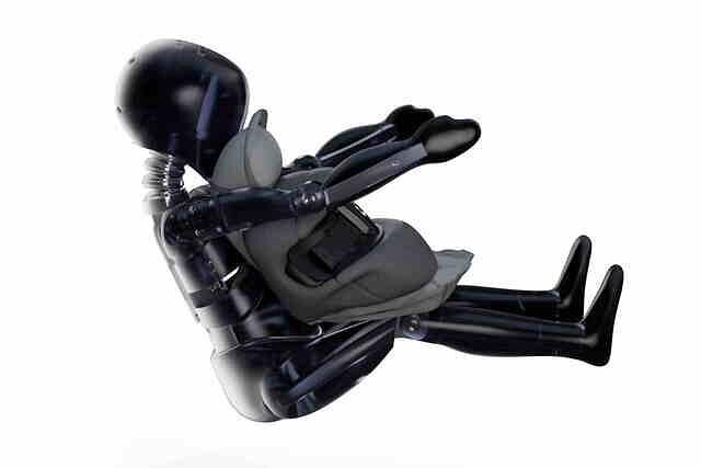 Mit seinem Airbag soll der Anoris T vor Nackenverletzungen schützen
