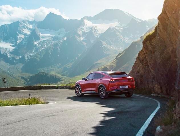 Das SUV-Coupé soll bis zu 400 Kilometer weit kommen