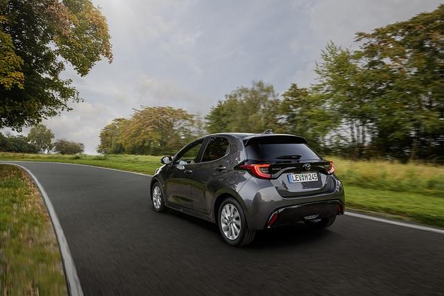Optisch gibt es keine nennenswerten Unterschiede zwischen Mazda2 Hybrid und Toyota Yaris Hybrid