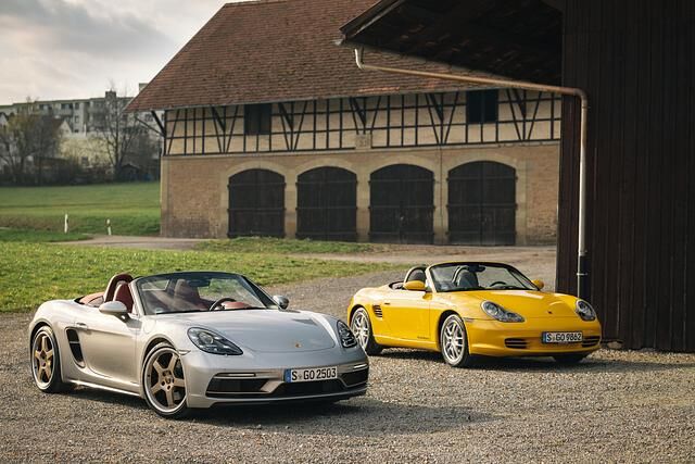 Der Boxster ist nach wie vor ein klassischer Mittelmotor-Roadster, zu dessen Vorgängern berühmte Kreationen wie der Porsche 550 Spyder (1954), aber auch der VW-Porsche 914 (1969) zählen