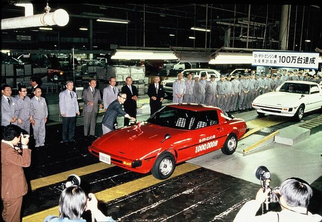 Der in drei Generationen aufgelegte RX-7 wird zum meistgebauten Wankel-Auto aller Zeiten