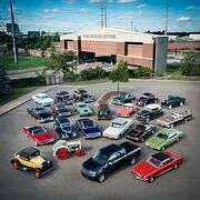 Tradition: 110 Jahre Ford US-Modelle in Deutschland                 - Pferdeflüsterer, Prairiebullen und Dramaqueens