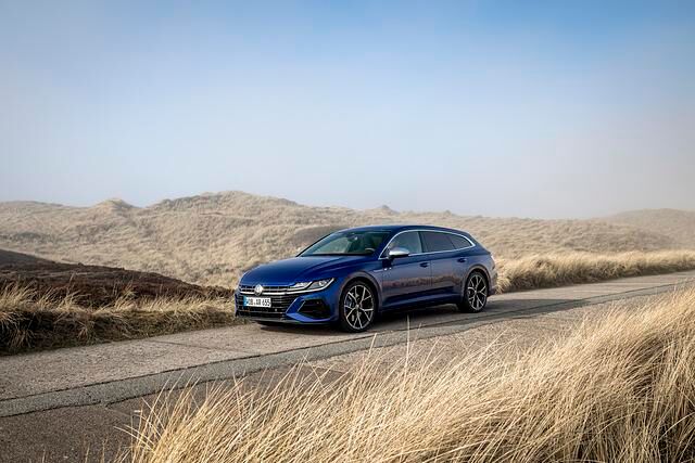 Nach langweiligem Familienkombi sieht der Arteon R Shooting Brake nicht aus
