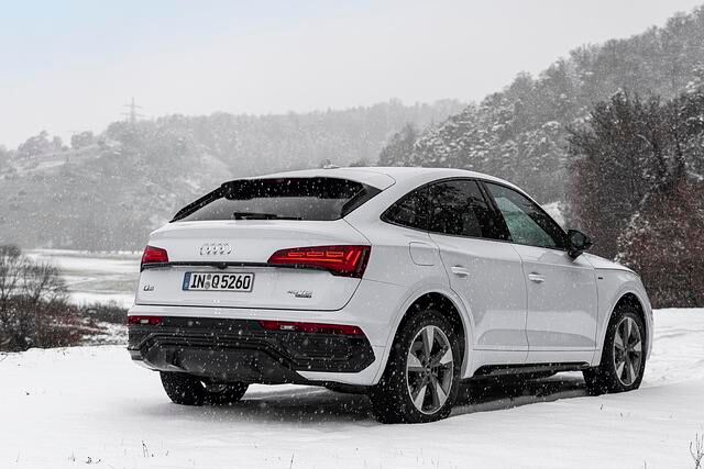 Markant und charmant: Das coupéhafte Heck des Audi Q5 Sportback